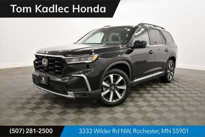 2025 Honda Pilot, $50349. Photo 1