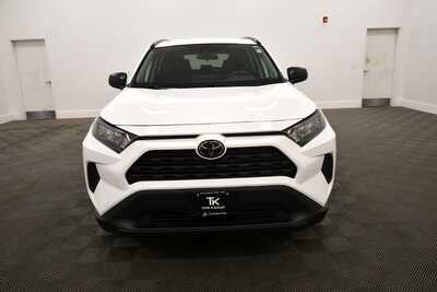 2021 Toyota RAV4, $26349. Photo 11