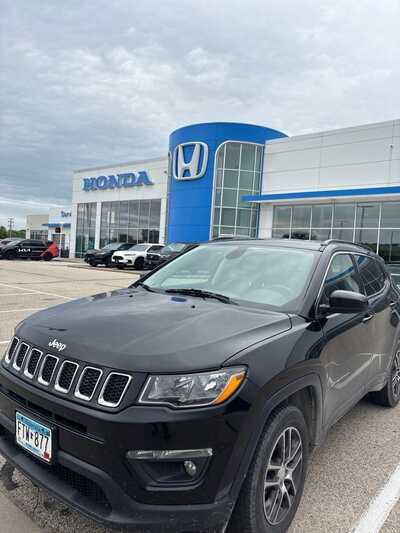 2017 Jeep Compass, $11949. Photo 2