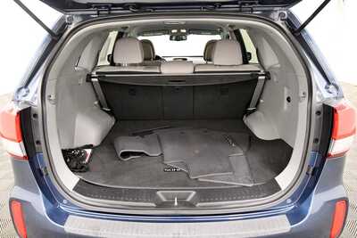 2014 Kia Sorento, $12349. Photo 7