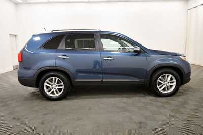 2014 Kia Sorento, $12349. Photo 9