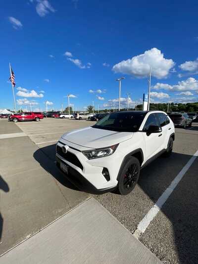 2019 Toyota RAV4, $23345. Photo 2
