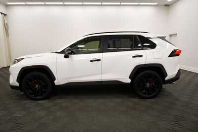 2019 Toyota RAV4, $22349. Photo 4