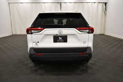 2019 Toyota RAV4, $22349. Photo 6