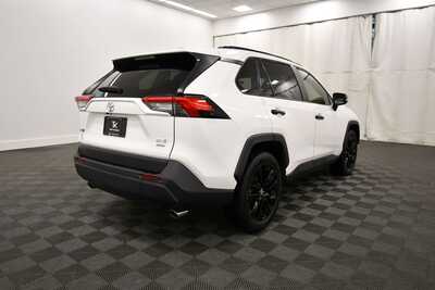 2019 Toyota RAV4, $22349. Photo 8