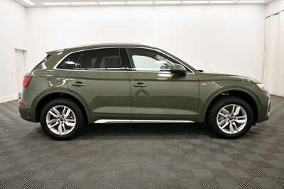 2023 Audi Q5, $32349. Photo 9