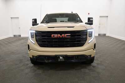 2022 GMC 1500 Crew Cab, $40349. Photo 11