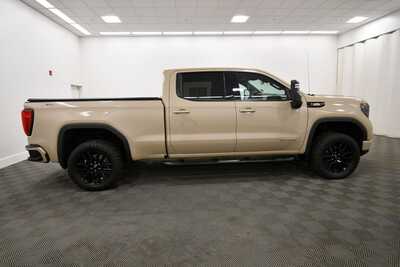 2022 GMC 1500 Crew Cab, $40349. Photo 9