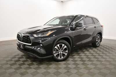 2023 Toyota Highlander, $45349. Photo 2