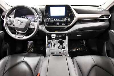 2023 Toyota Highlander, $45349. Photo 3