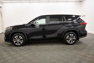 2023 Toyota Highlander, $45349. Photo 4