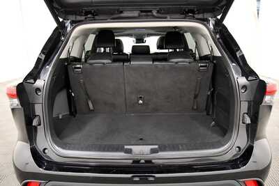 2023 Toyota Highlander, $45349. Photo 7