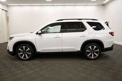 2023 Honda Pilot, $40349. Photo 4