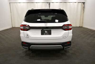 2023 Honda Pilot, $40349. Photo 6