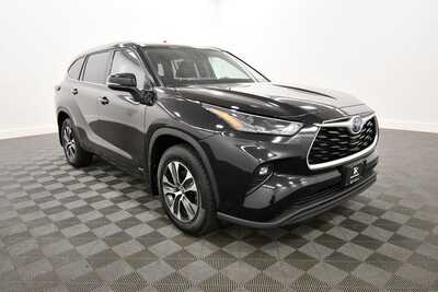 2022 Toyota Highlander, $41849. Photo 10