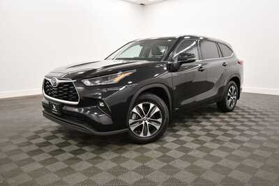 2022 Toyota Highlander, $41849. Photo 2