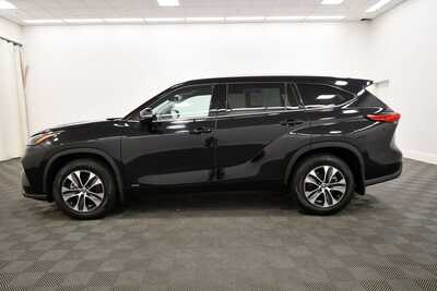 2022 Toyota Highlander, $41849. Photo 4