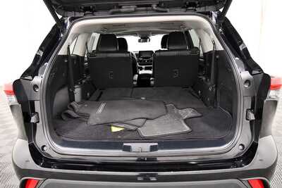 2022 Toyota Highlander, $41849. Photo 7