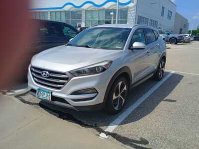 2016 Hyundai Tucson, $0. Photo 2