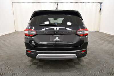 2023 Honda Pilot, $41349. Photo 6