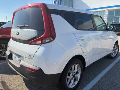 2020 Kia Soul, $0. Photo 2