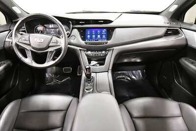2022 Cadillac XT5, $34849. Photo 3