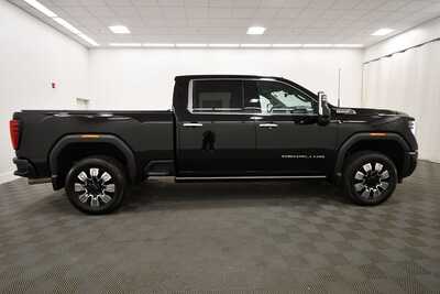 2024 GMC 2500 Crew Cab, $67849. Photo 9