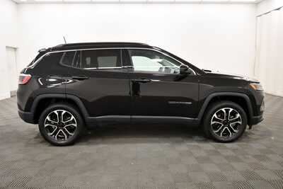 2022 Jeep Compass, $23849. Photo 9