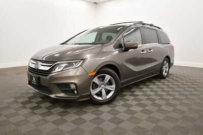 2018 Honda Odyssey, $16849. Photo 2