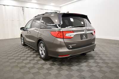 2018 Honda Odyssey, $16849. Photo 5