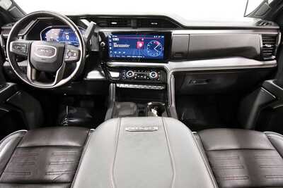 2024 GMC 2500 Crew Cab, $82349. Photo 3