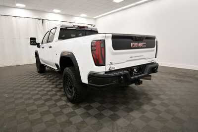 2024 GMC 2500 Crew Cab, $82349. Photo 5
