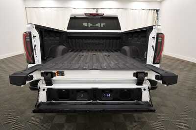 2024 GMC 2500 Crew Cab, $82349. Photo 7