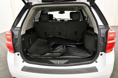 2016 Chevrolet Equinox, $10849. Photo 7