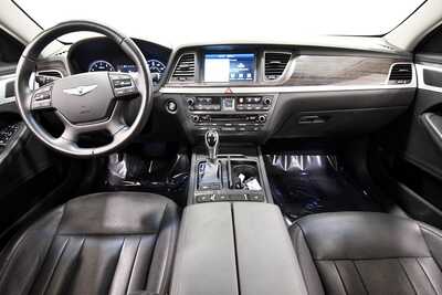 2015 Hyundai Genesis, $13649. Photo 3