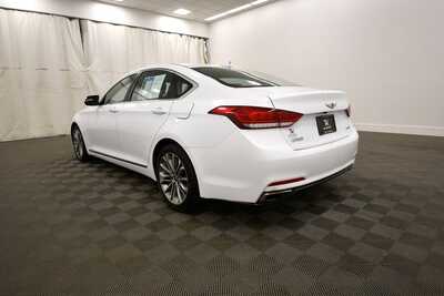 2015 Hyundai Genesis, $13649. Photo 5