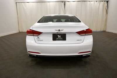 2015 Hyundai Genesis, $13649. Photo 6