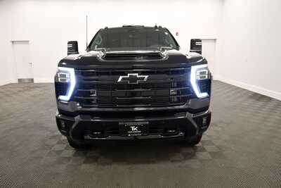 2024 Chevrolet 2500 Crew Cab, $66649. Photo 11