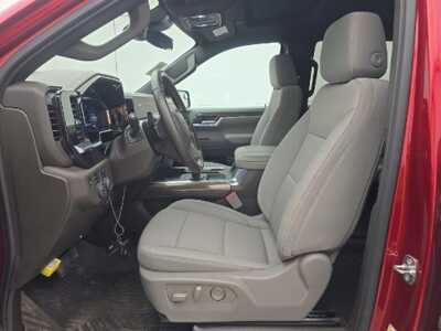 2024 Chevrolet 1500 Crew Cab, $49349. Photo 3