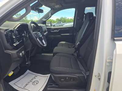 2024 GMC 1500 Crew Cab, $48349. Photo 3
