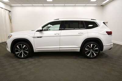 2024 Volkswagen Atlas, $35349. Photo 4