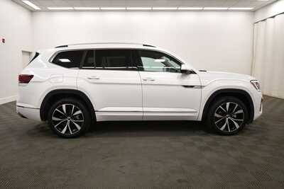 2024 Volkswagen Atlas, $35349. Photo 9