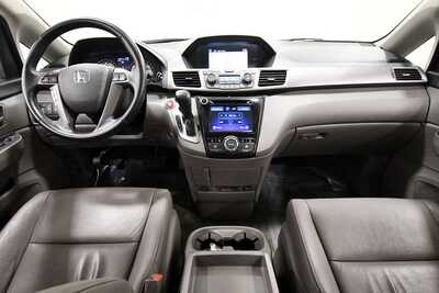 2015 Honda Odyssey, $15349. Photo 3