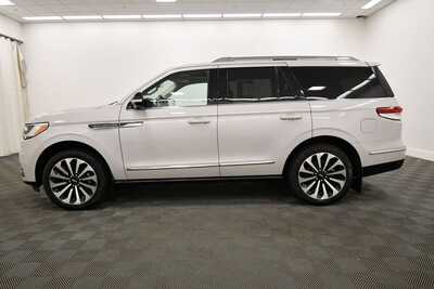 2023 Lincoln Navigator, $58849. Photo 3