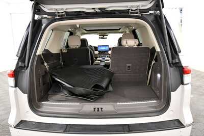 2023 Lincoln Navigator, $58849. Photo 6