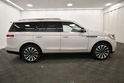 2023 Lincoln Navigator, $58849. Photo 8
