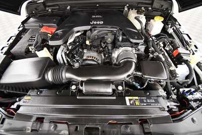 2021 Jeep Gladiator, $29349. Photo 12
