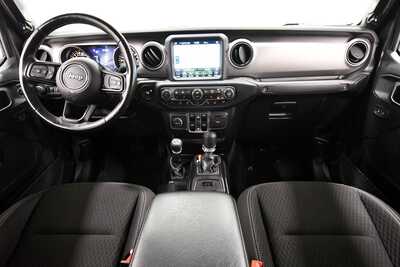 2021 Jeep Gladiator, $29349. Photo 3