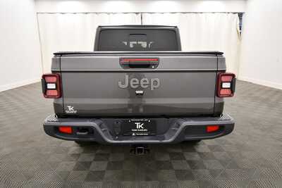 2021 Jeep Gladiator, $29349. Photo 6