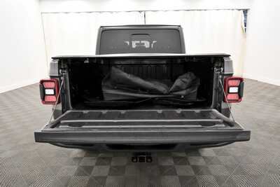 2021 Jeep Gladiator, $29349. Photo 7